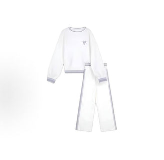 Soft & Warm Anti-Static Long-Sleeved Loungewear/Pajama Set – Ultra-Soft Plush Fabric (Unisex, White, Vintage-Inspired Style)